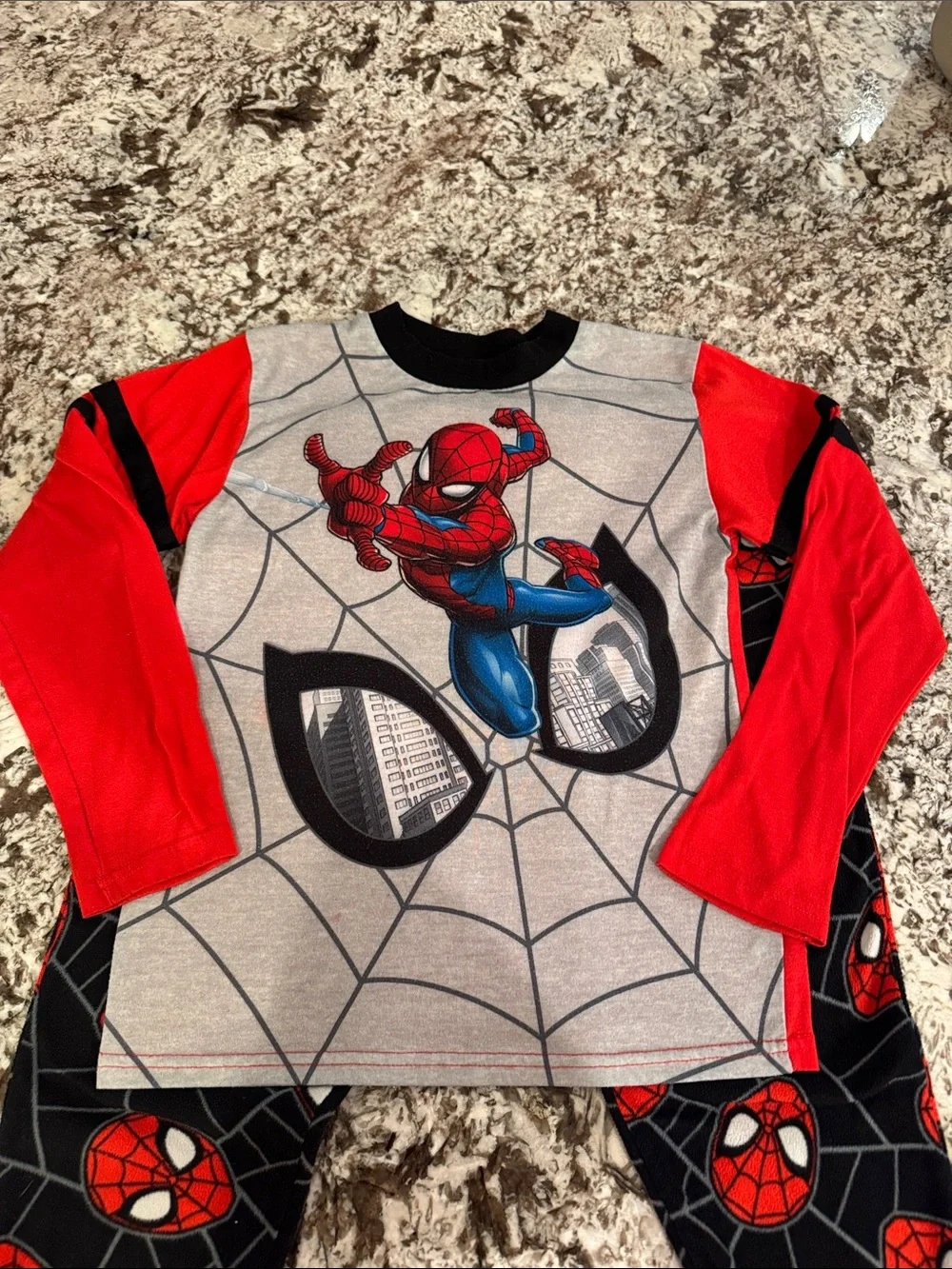 Boys Medium Marvel Spider-Man Sleep Top in Red and Black